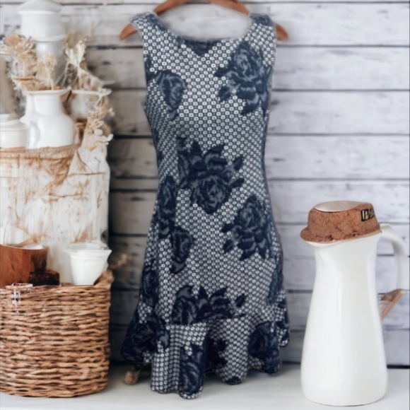 BETSEY JOHNSON FLORAL FIT AND FLARE DRESS - Picture 5 of 15